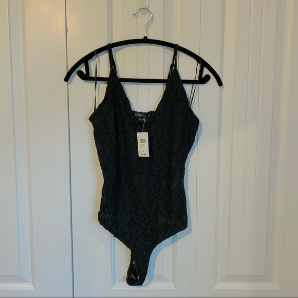 NWT 💎 Lace Bodysuit w/ Spaghetti Straps - Picture 2 of 5